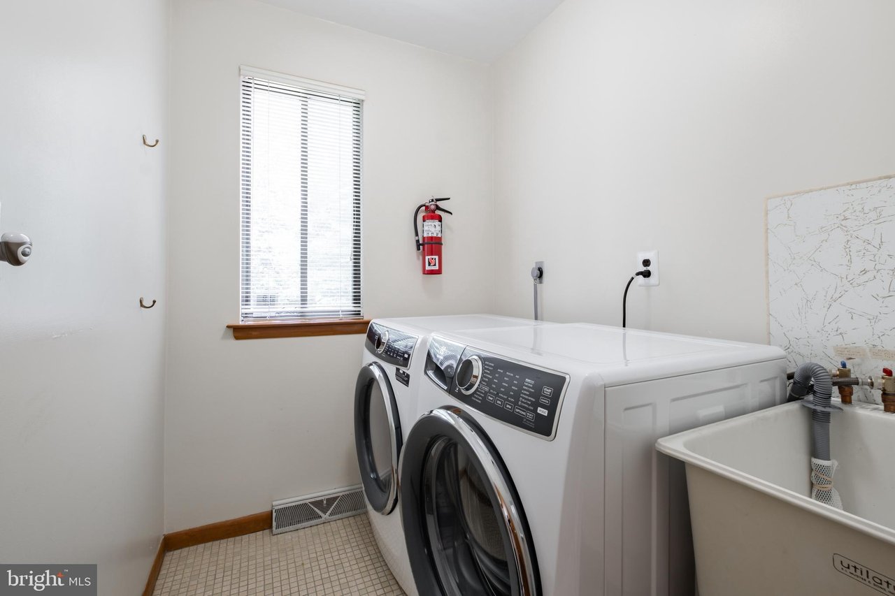 31 Lynne Cir