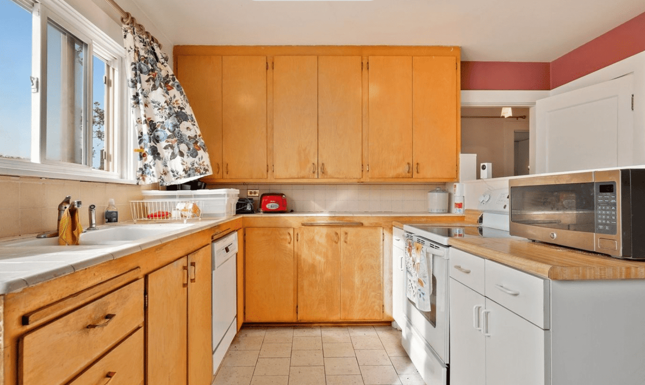2007 28th Ave W