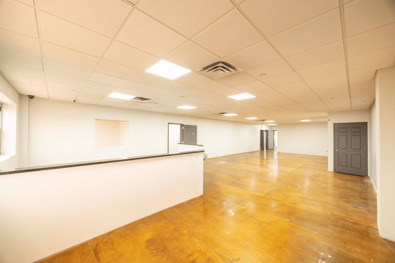 58 -48/46 59th - Office