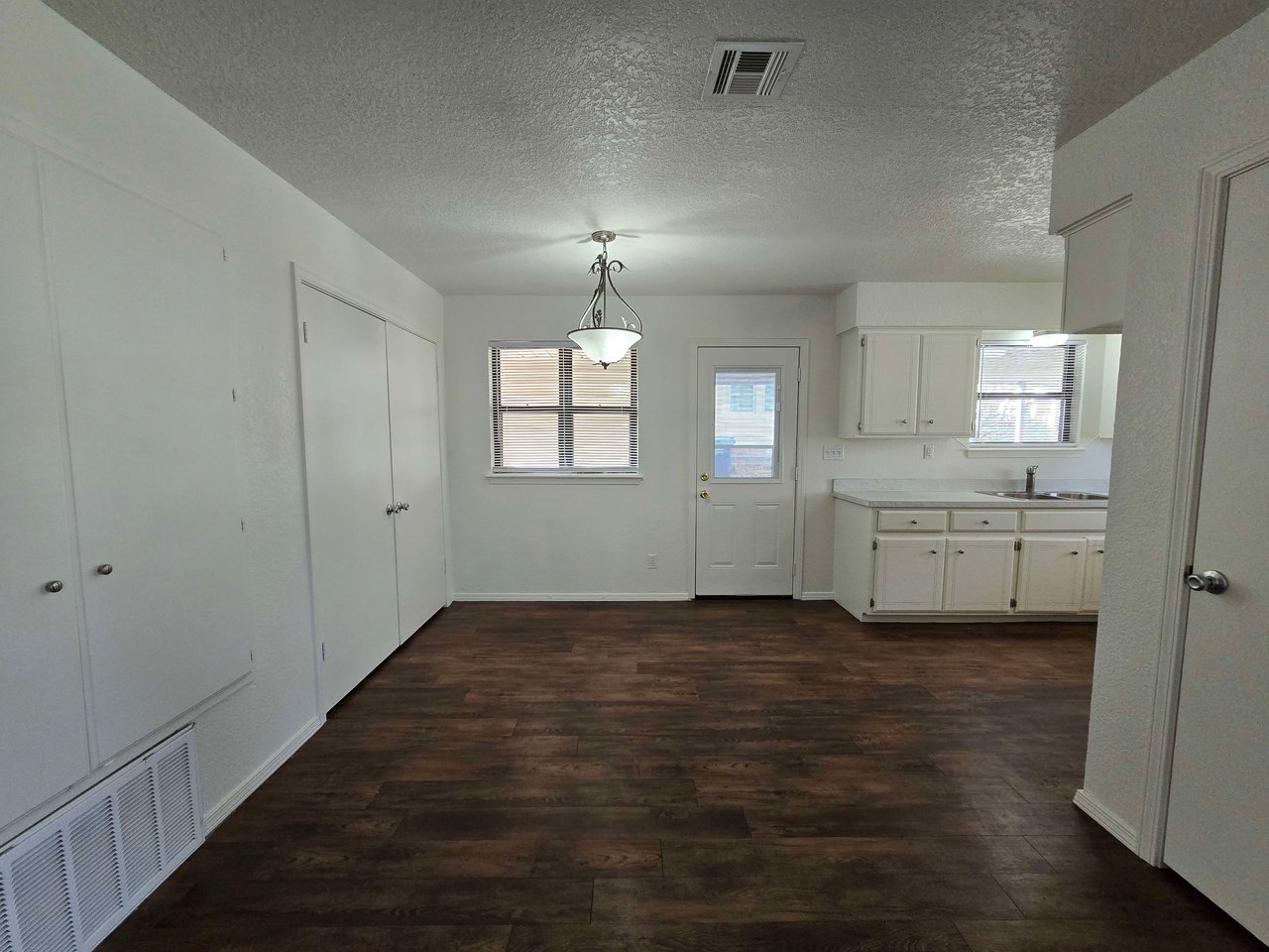 807 N Beard