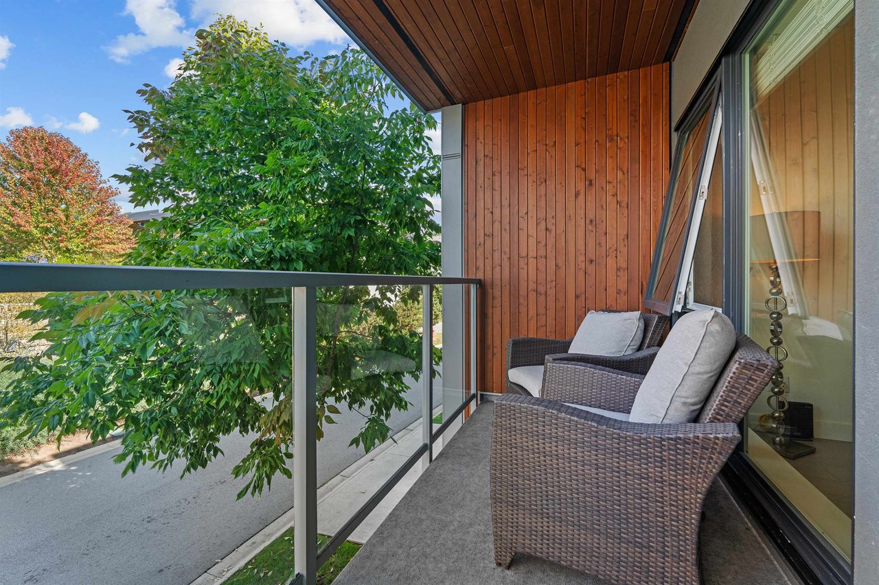 16-3595 Salal Drive, North Vancouver