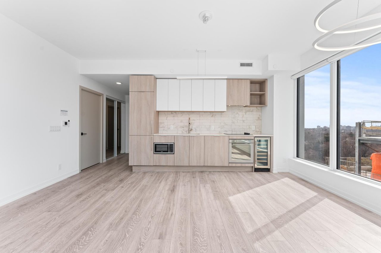 2020 Bathurst St Unit: 1121