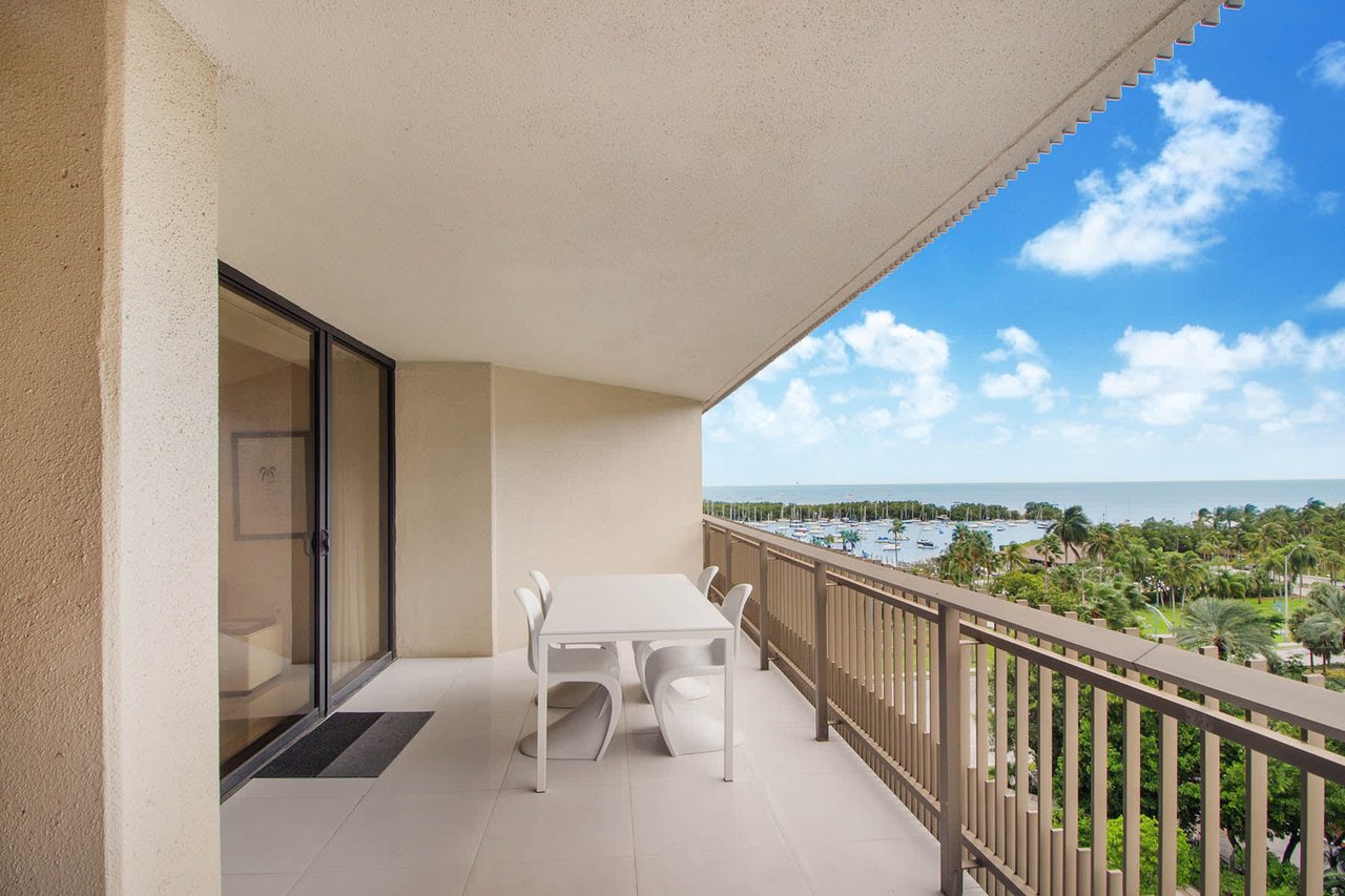 2901 S Bayshore Drive Unit: 8D