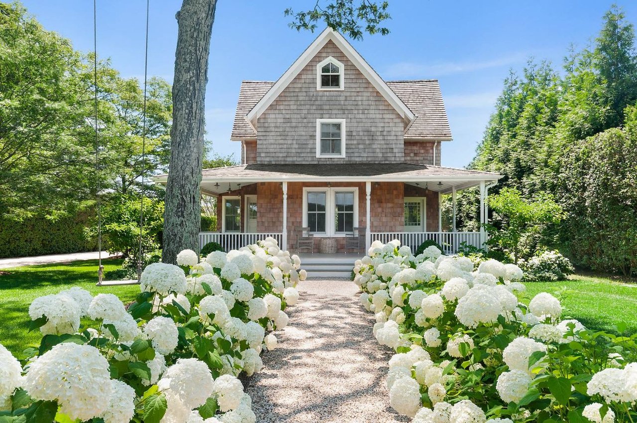 6 Wainscott Main St