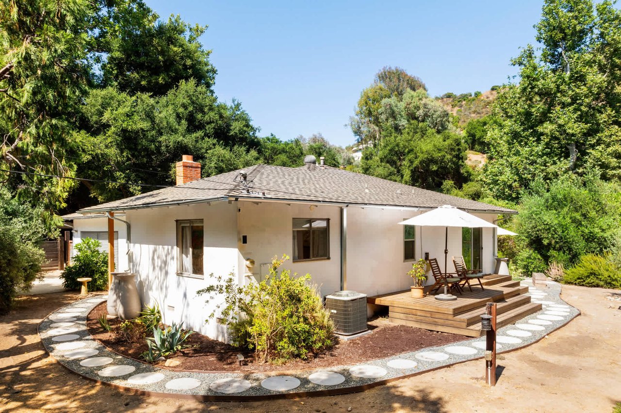 1518 Valley Drive, Topanga