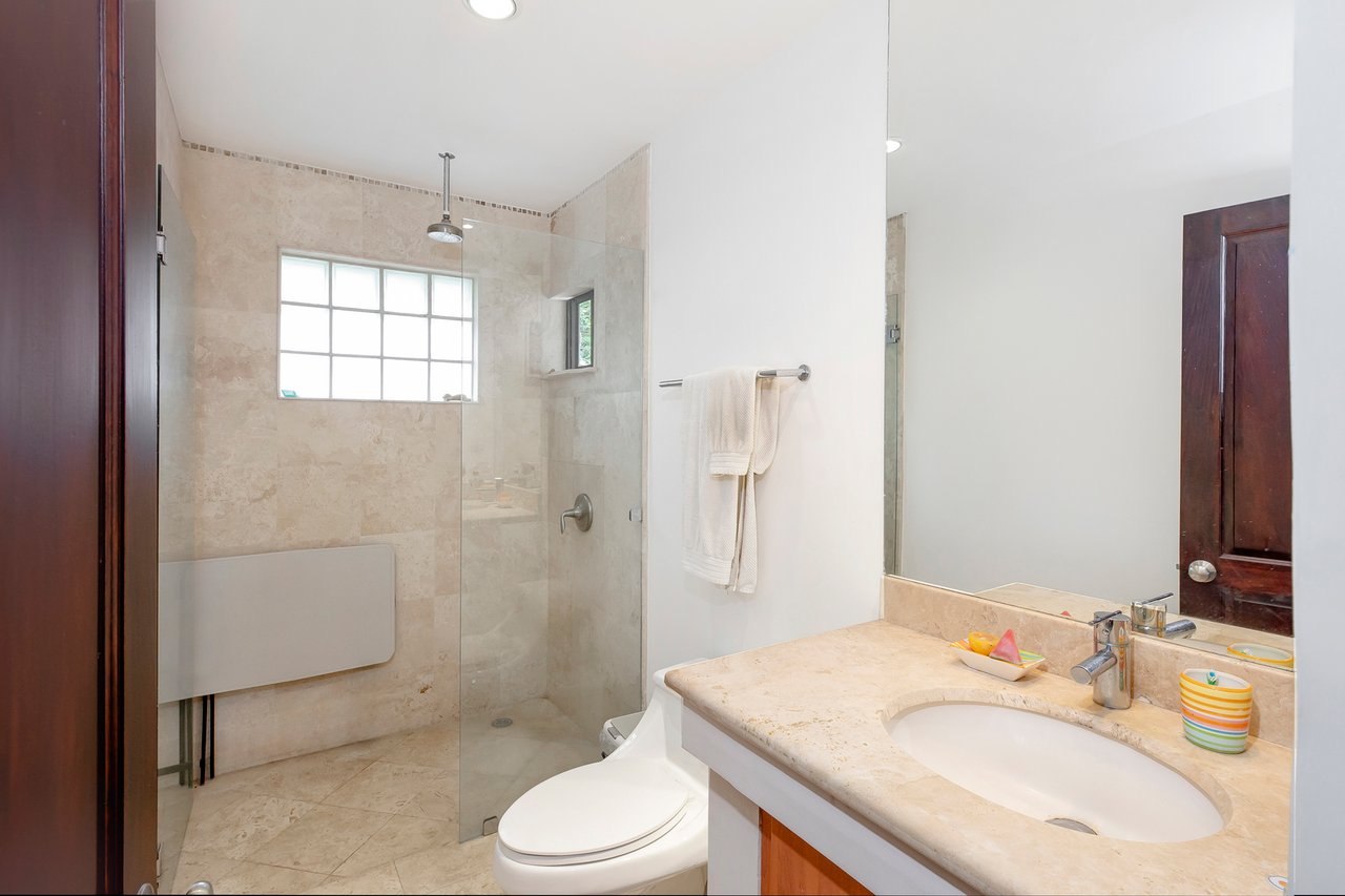 Remodeled Family Condo, Escazu, San Jose