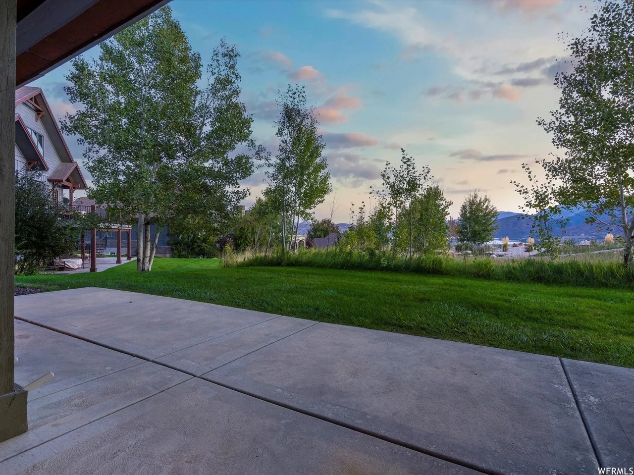 5823 E Elkhorn Dr