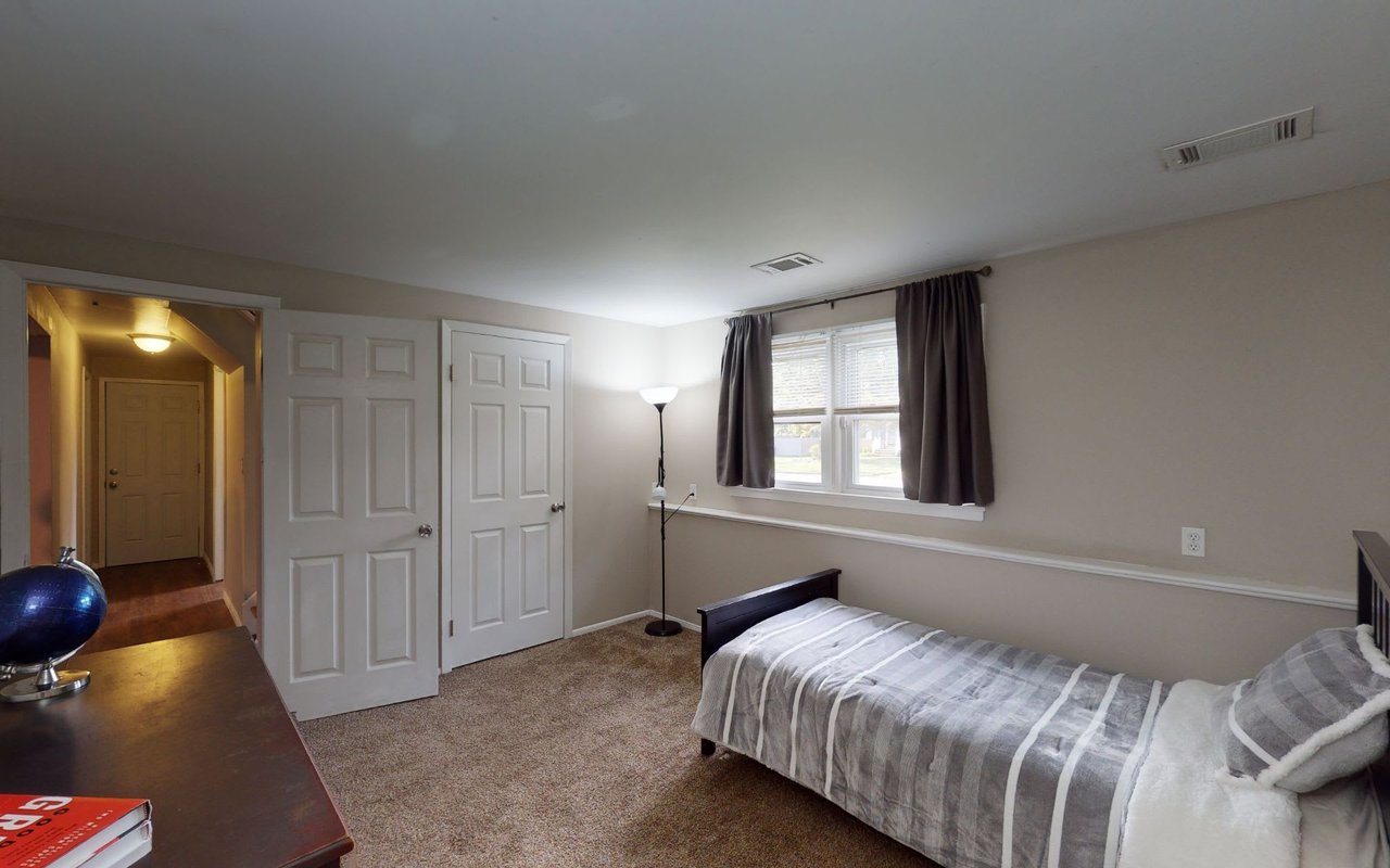 8 LANGMOORE DR