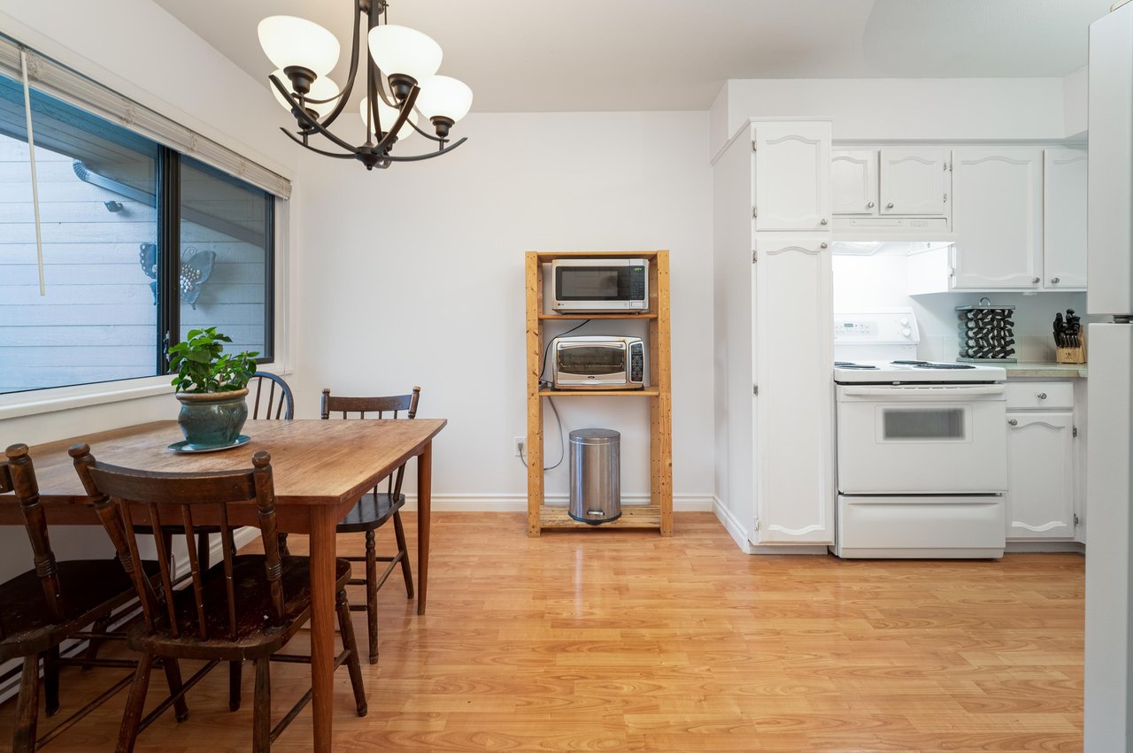 28-3851 Blundell Rd