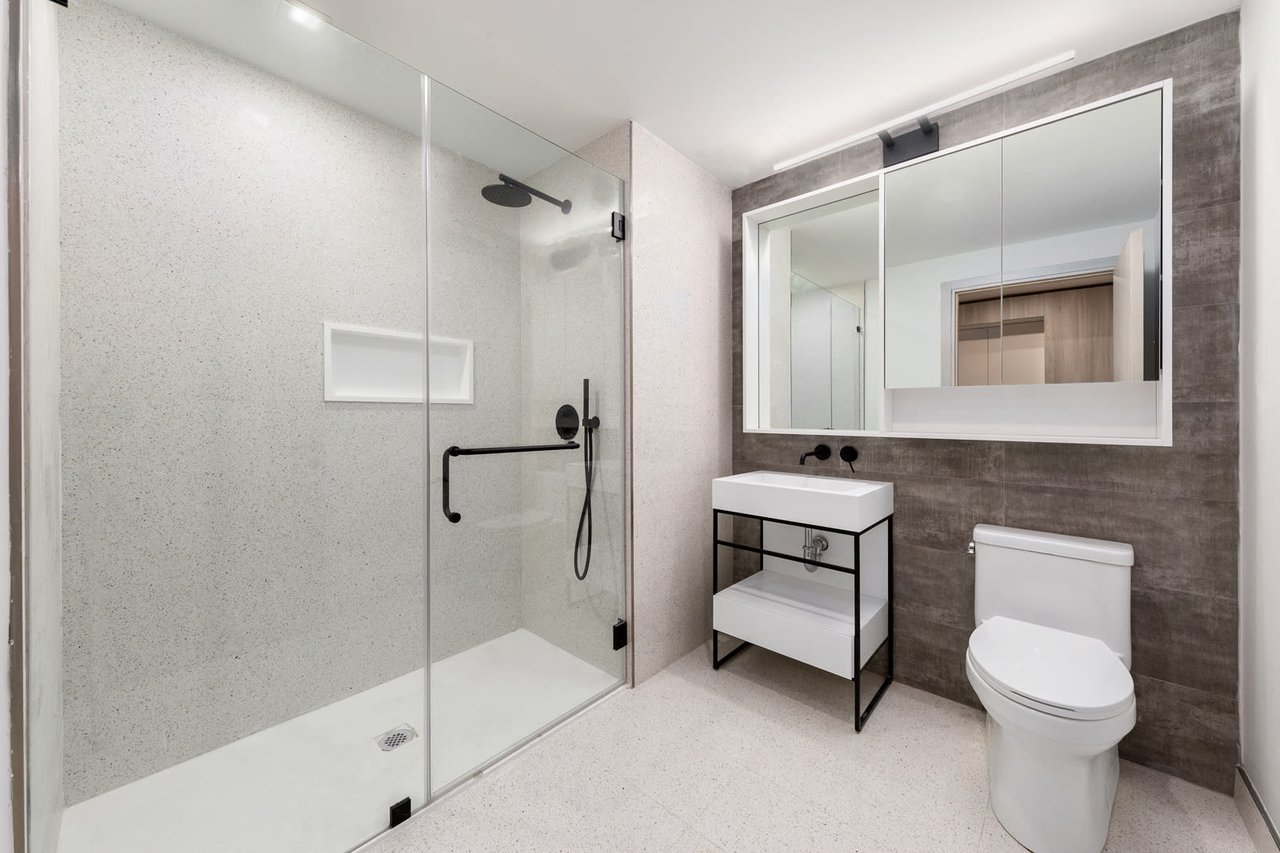 181 E 101st Street Unit: 202