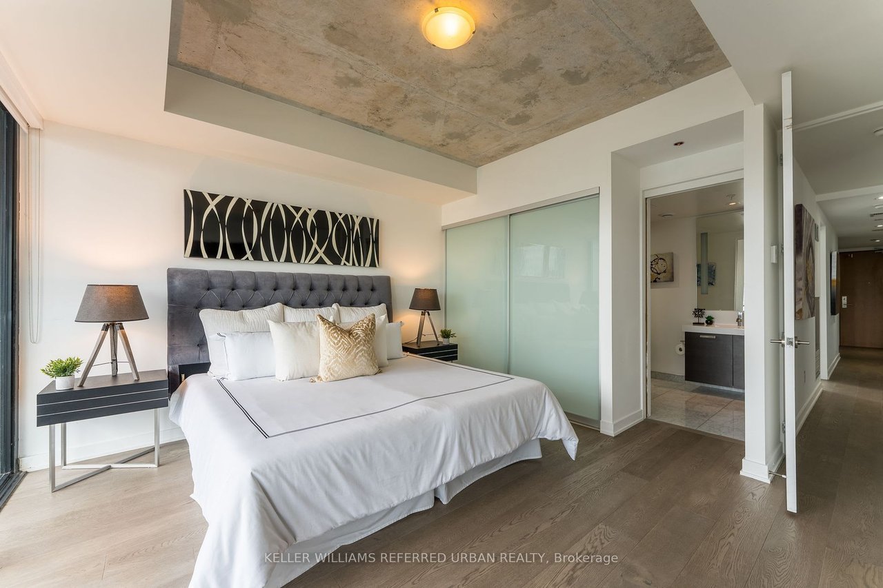 THOMPSON RESIDENCES 