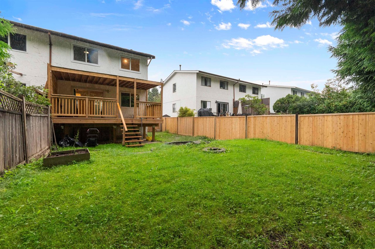32378 Grebe Cres