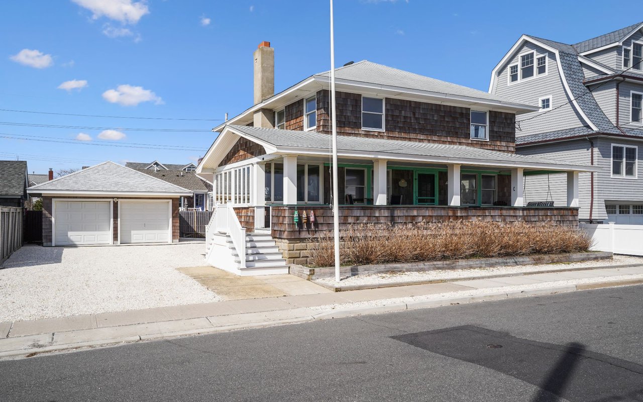 958 East Ave