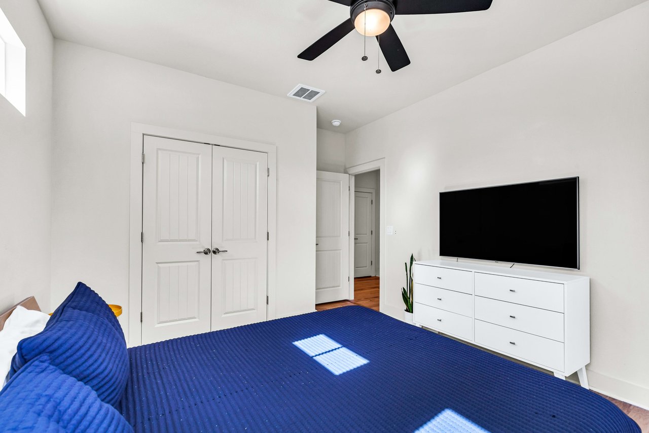 1604 JJ Seabrook #B