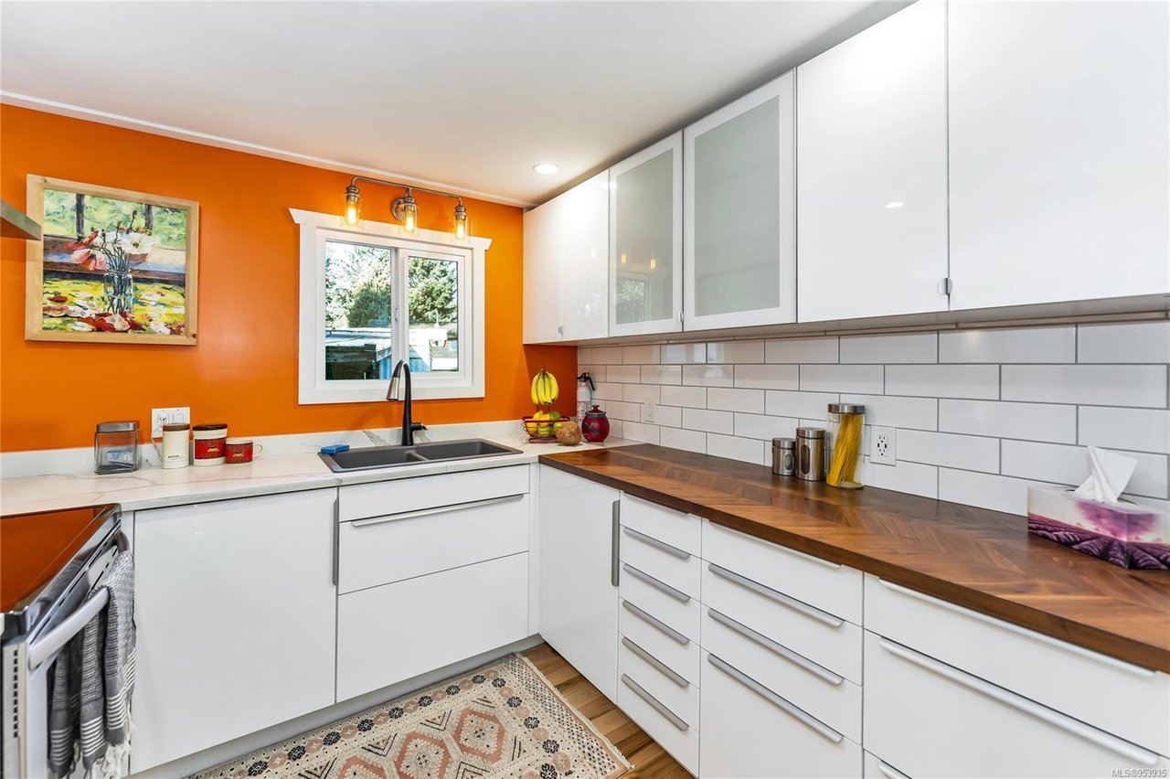 22-2807 Sooke Lake Rd