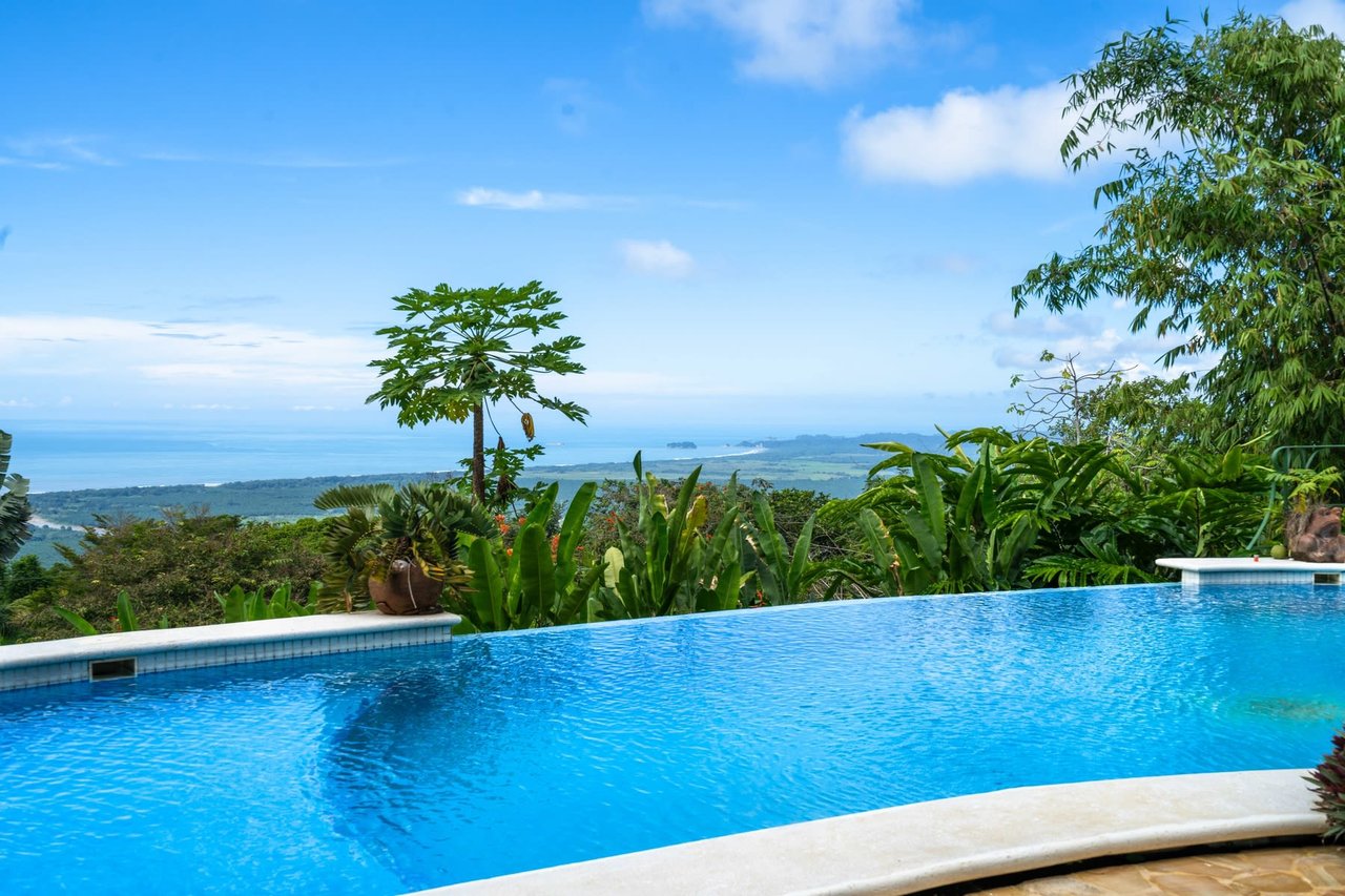 Casa Infinity, Tranquility Ocean View and Privacy 