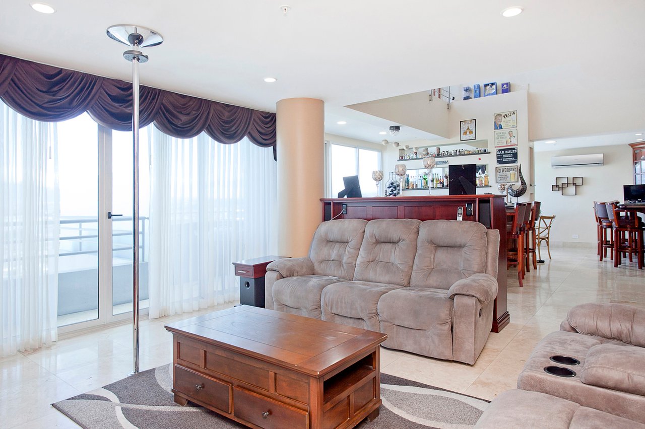 Custom Remodeled Jacuzzi Penthouse, Sabana and Rohrmoser, San Jose