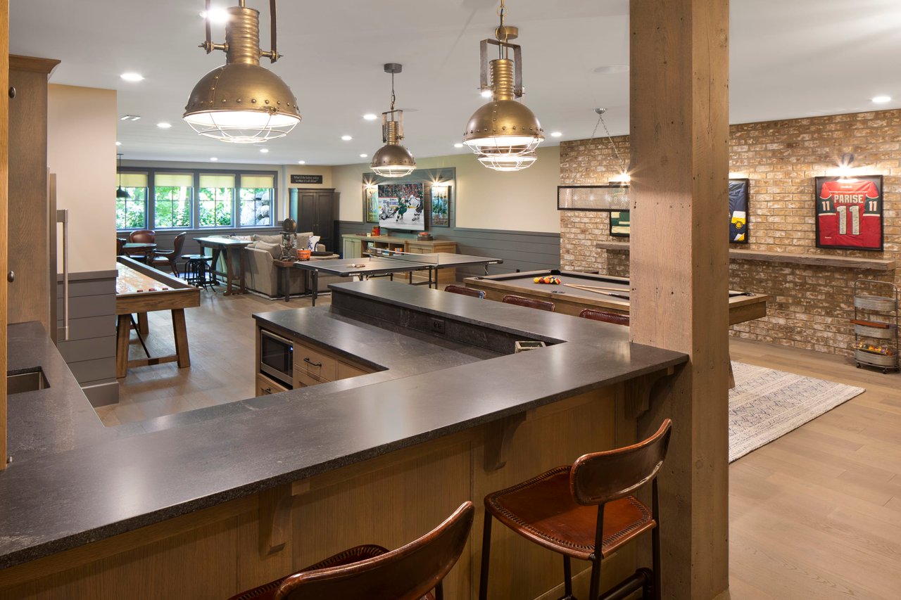 4693 Vine Hill Road | Deephaven