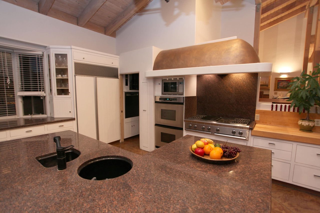 1417 Mission Canyon Rd