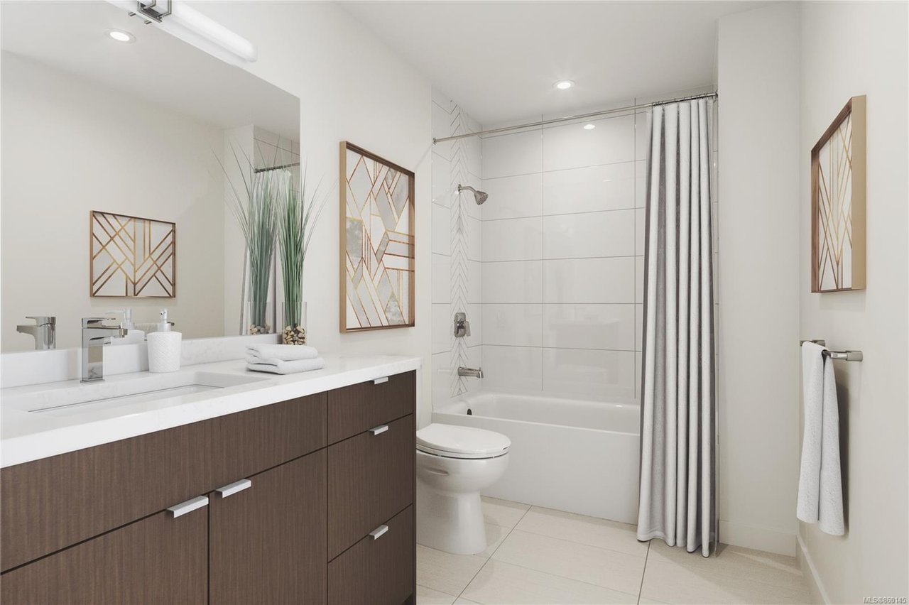 402-9844 Third St