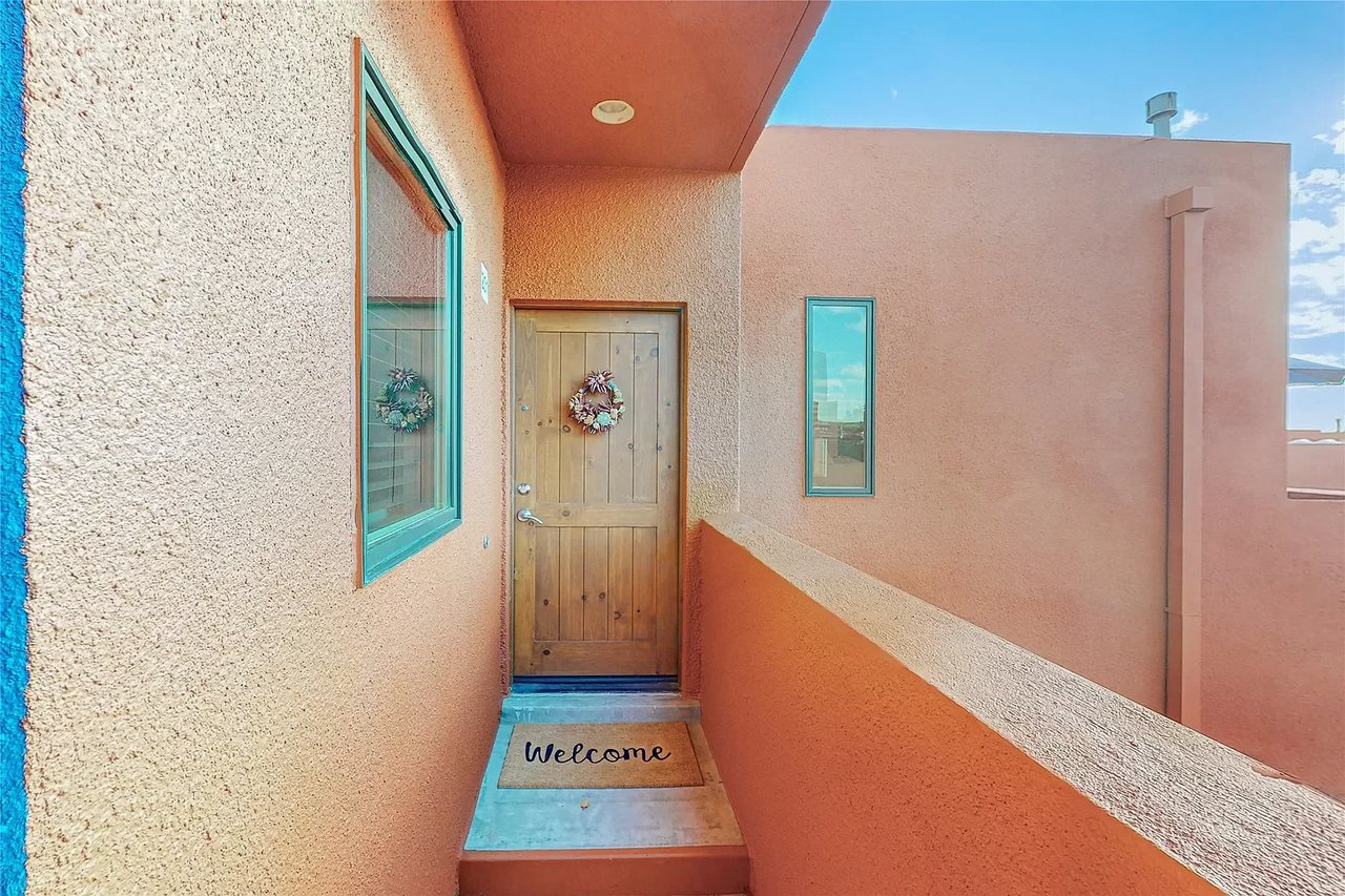 604 Avenida Villa Hermosa #201