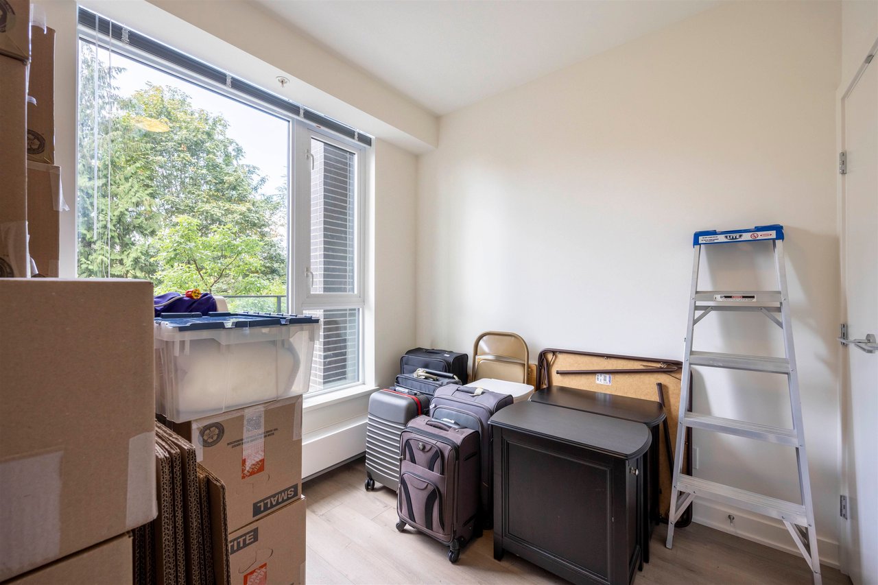 112-8850 University Cres