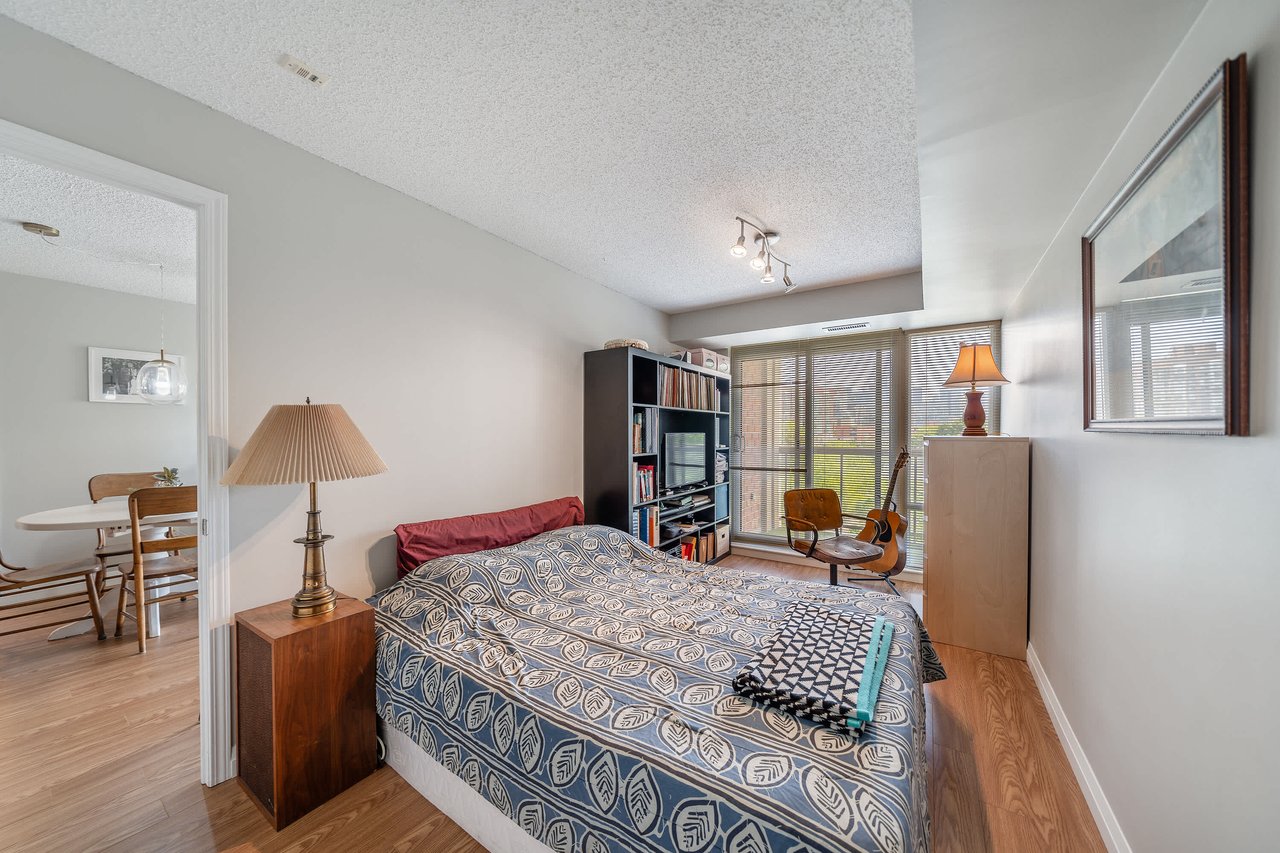15 Stafford Street #401