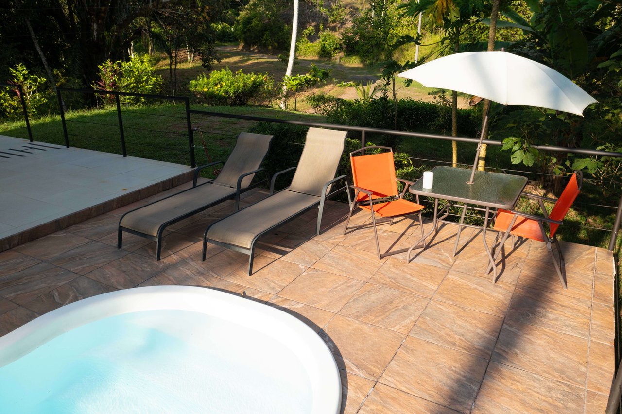  Affordable & Charming 1 bedroom Villa with Pool in gated community, immersed in the rainforest close to Quepos  