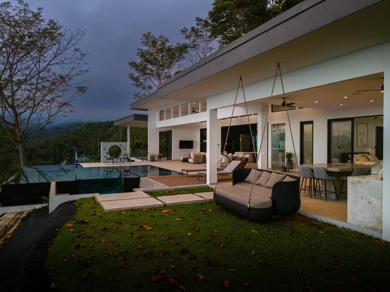 Private Solar Powered Ocean View Villa, Ojochal, Puntarenas