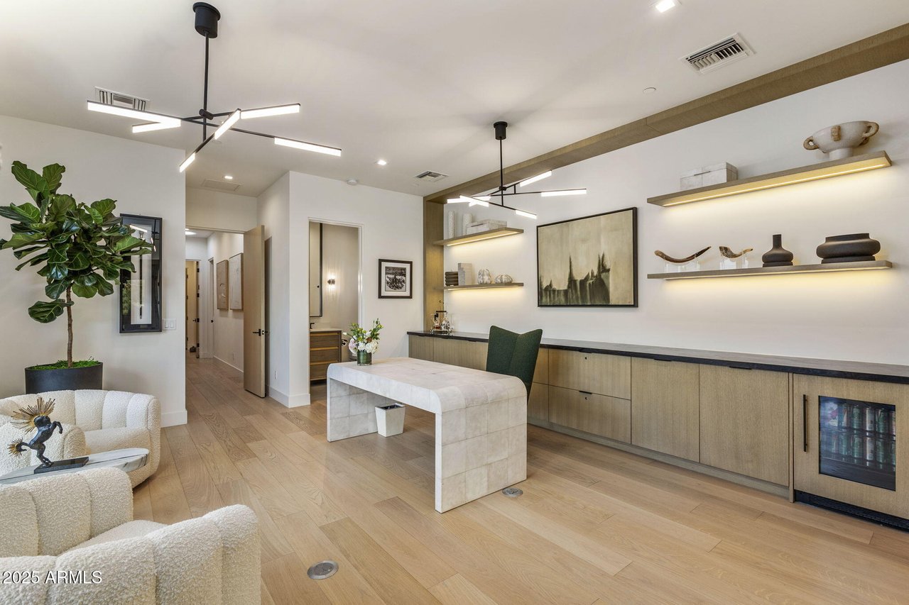 5441 E Via Buena Vista