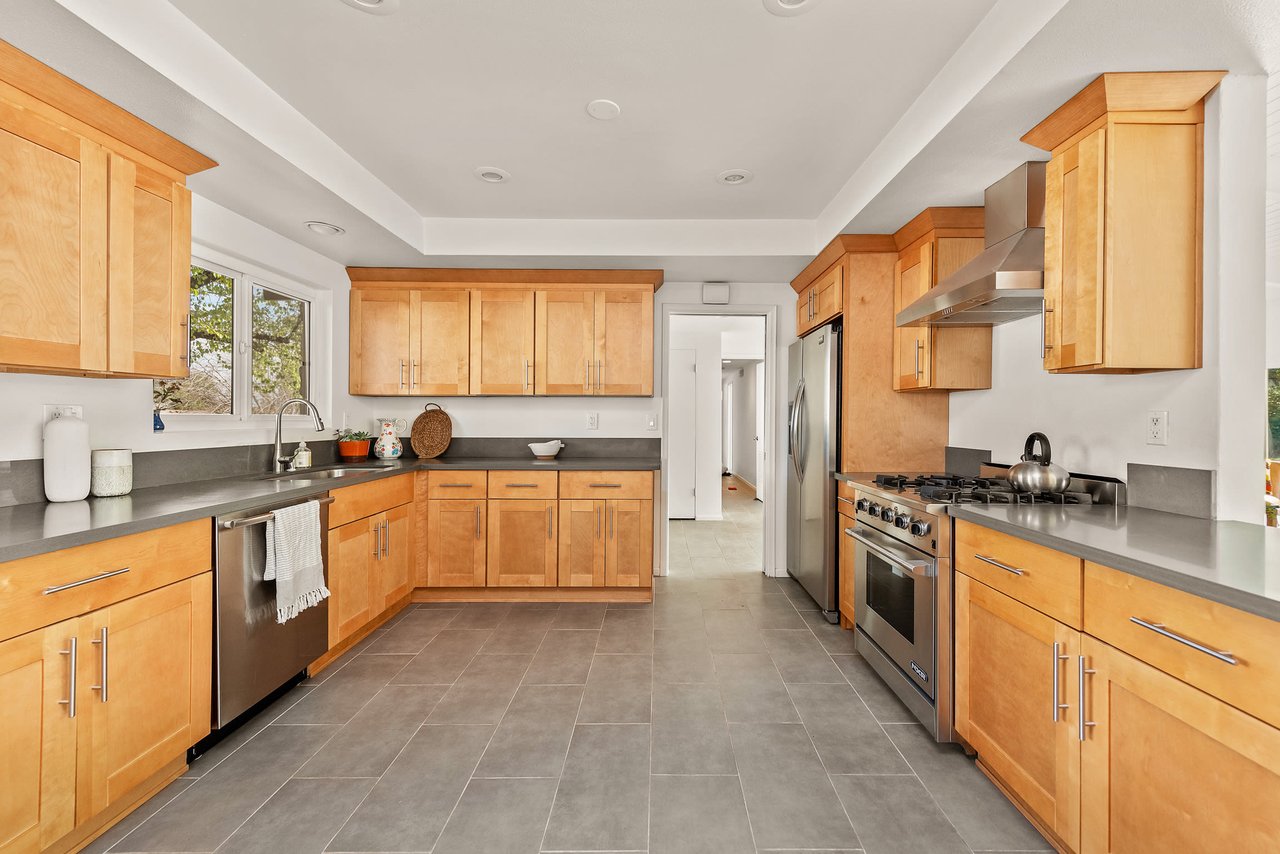 5330 Dubois Ave