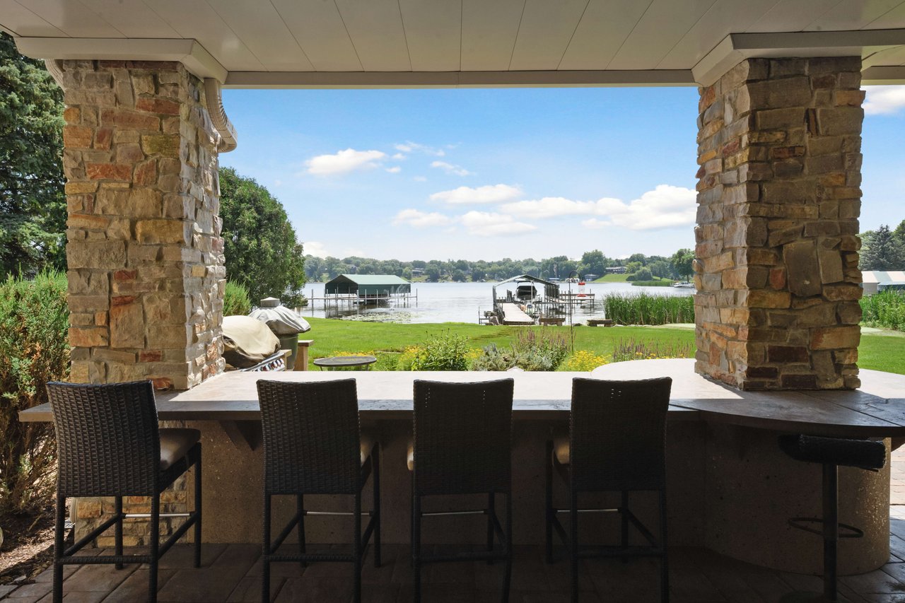 1006 Wildhurst Trl, Orono MN