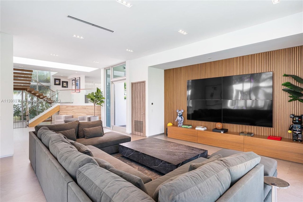 Hibiscus Island property image