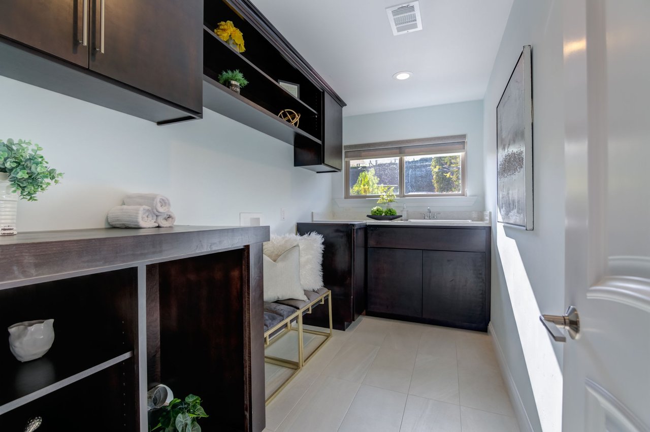 3902 Mars Court