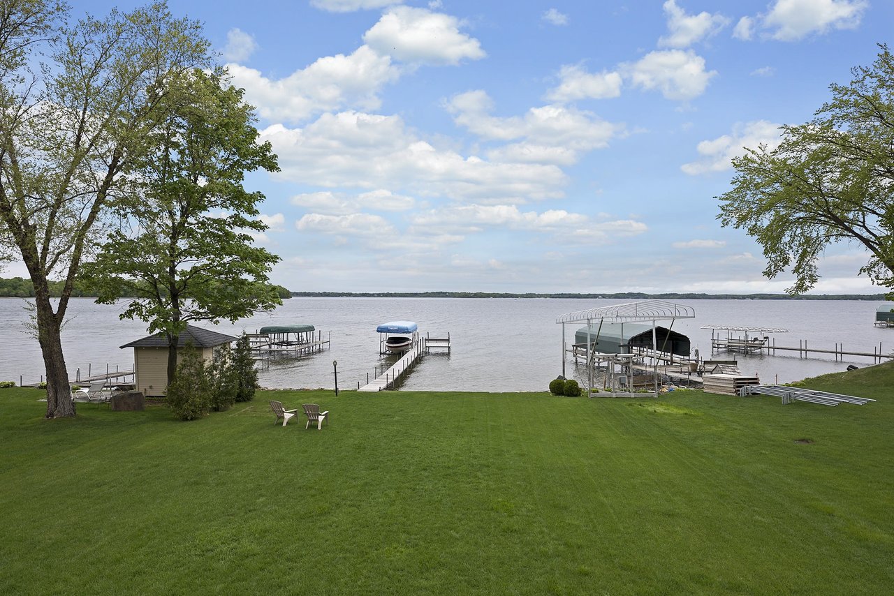 4265 Cottonwood Lane, Deephaven