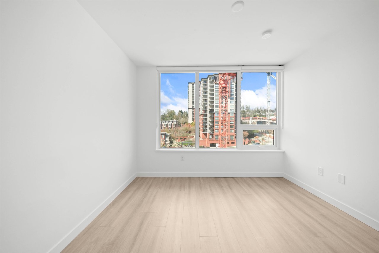 1003-823 Carnarvon St