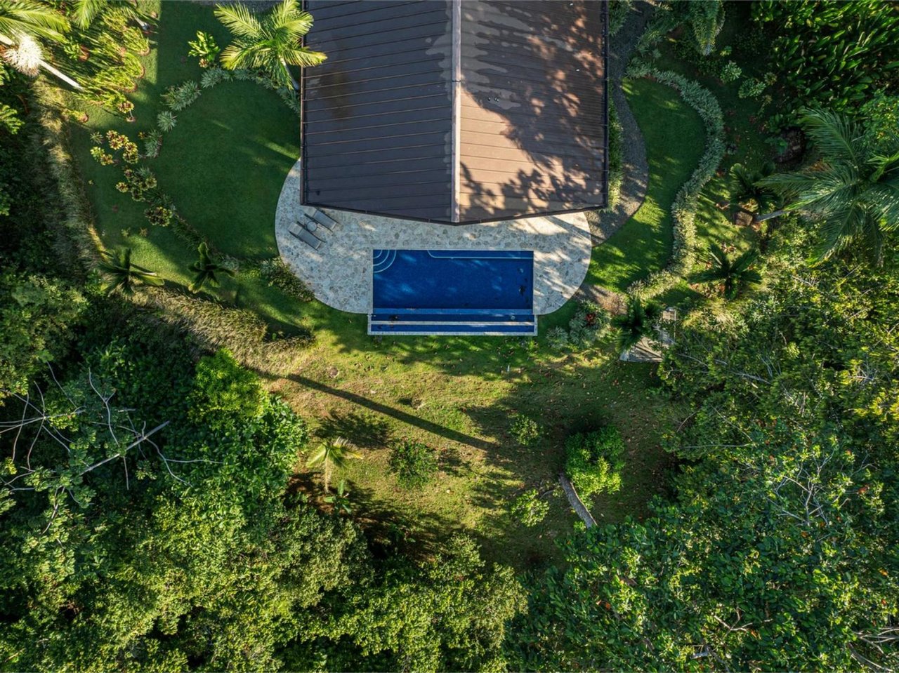 Whale Tail View Home, Dominical, Puntarenas