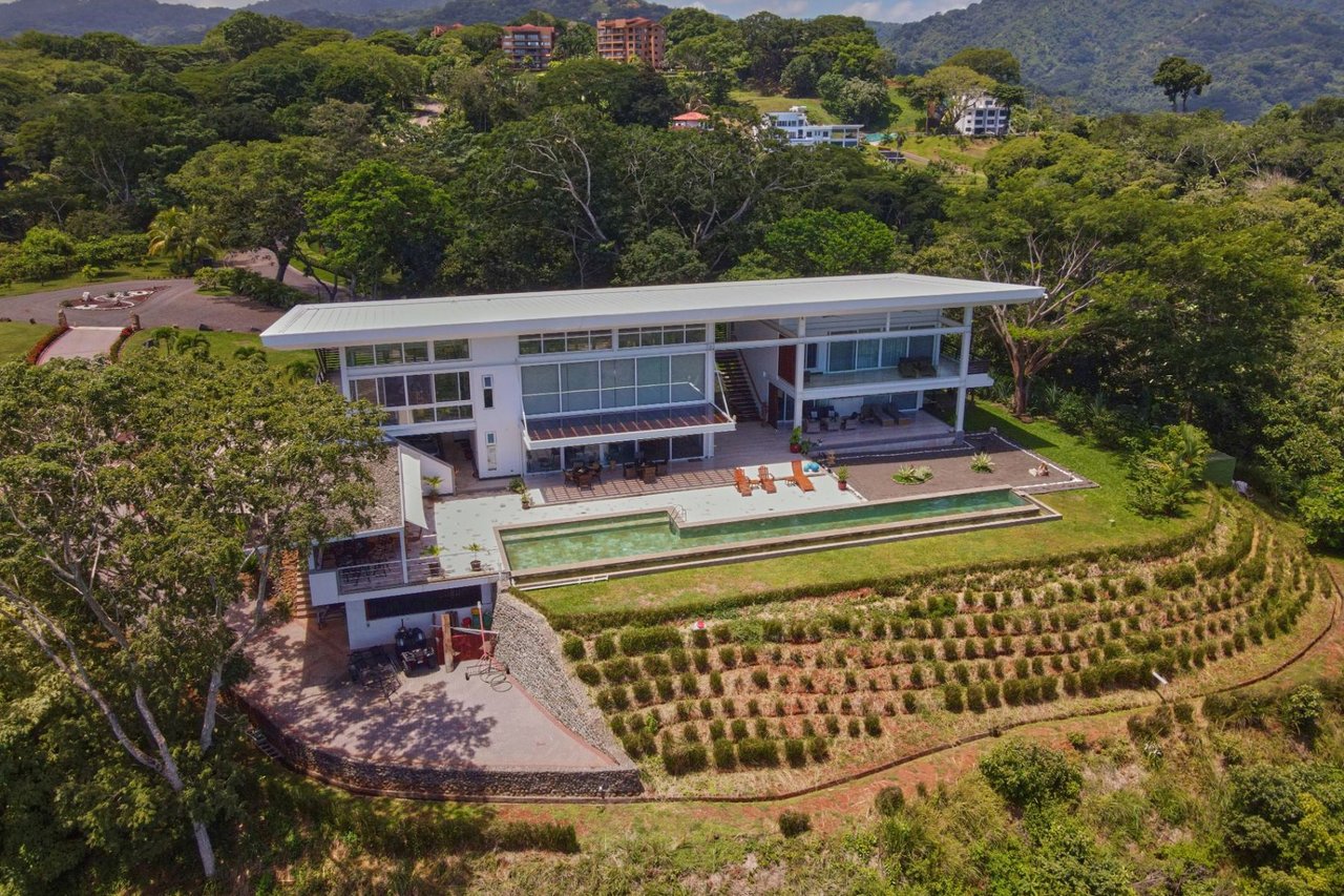 Hilltop Luxury Heliport Estate, Jaco, Puntarenas