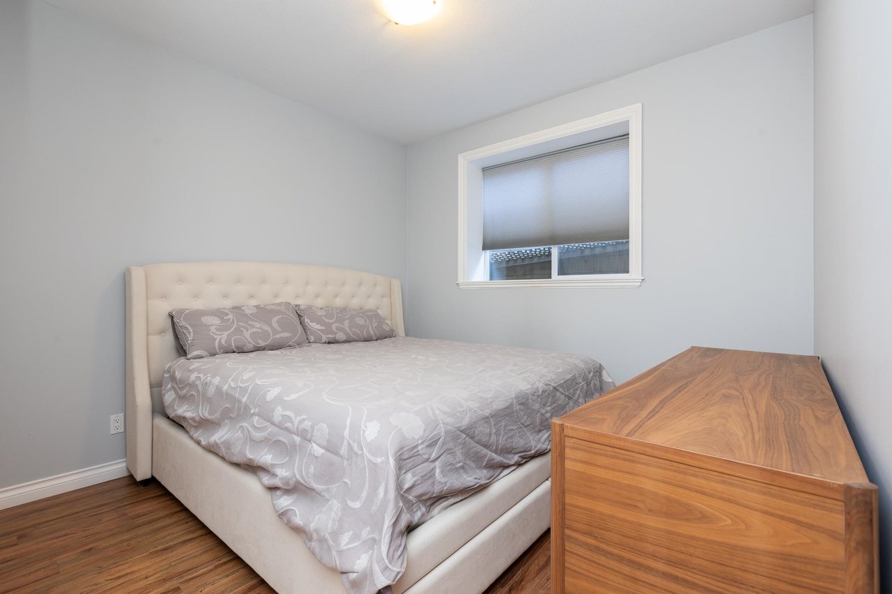 6871 196a St