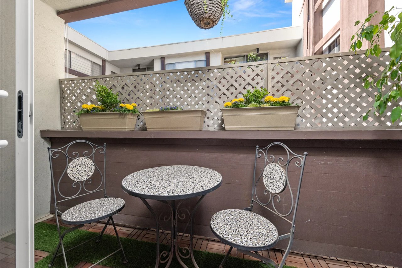 117 S Doheny Dr #309