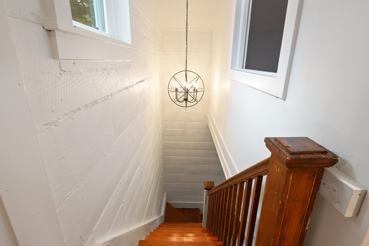 14 West Lane