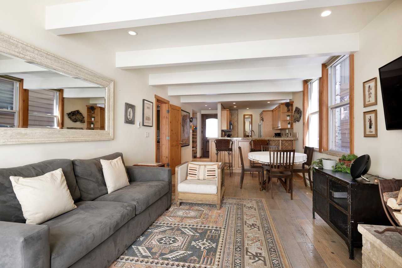 801 E Hopkins Avenue Unit: 1