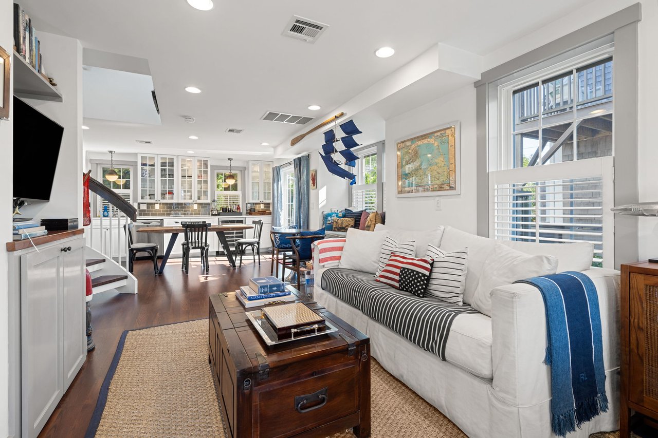 8 Cornish St