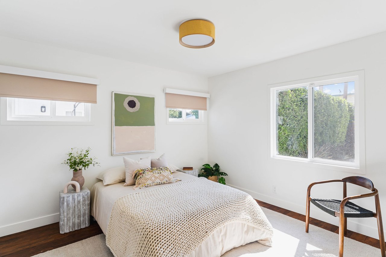 2112 S Mansfield Ave, Mid Los Angeles