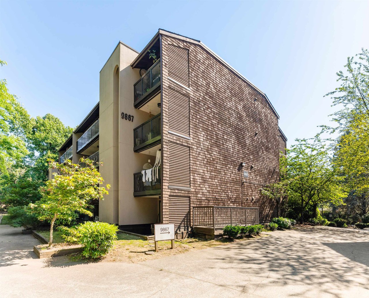 504-9867 Manchester Dr
