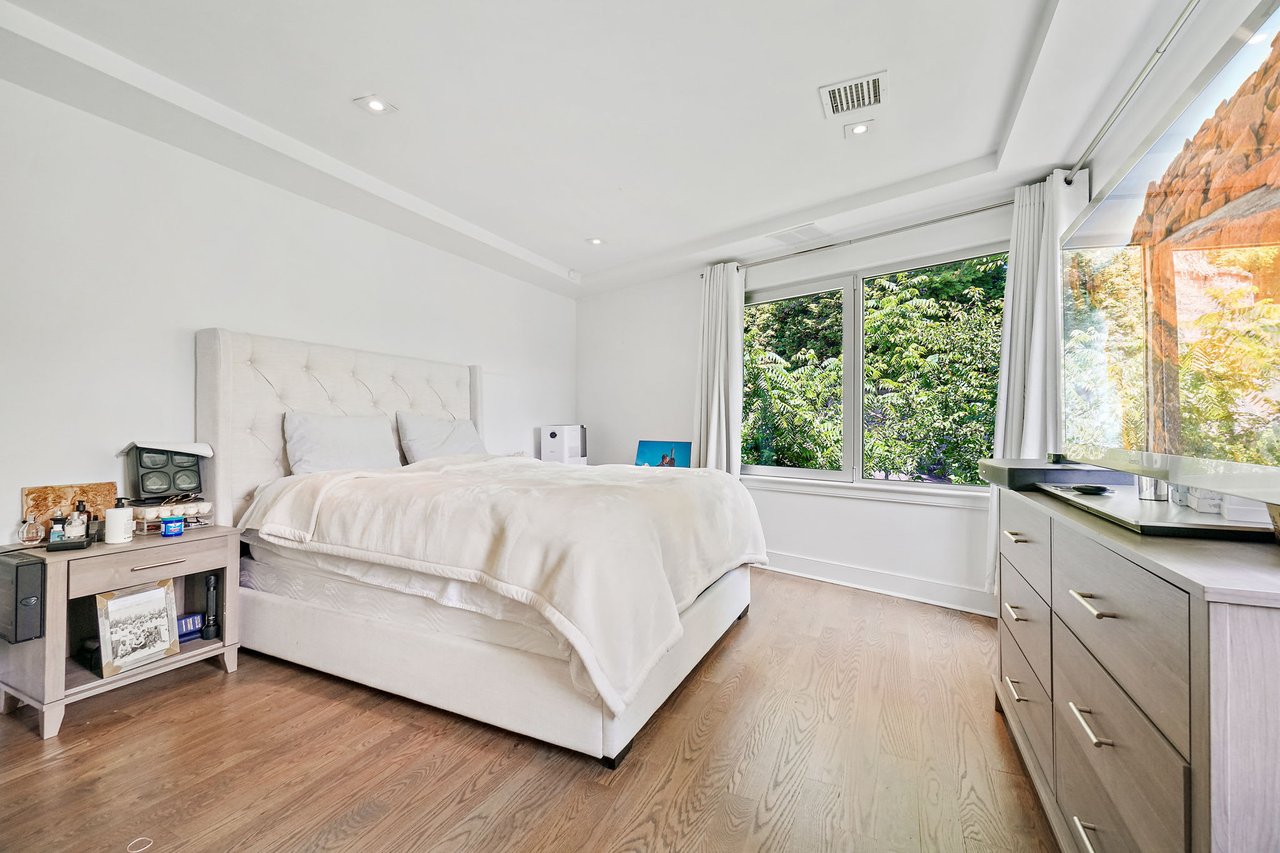 24 Casta Ln