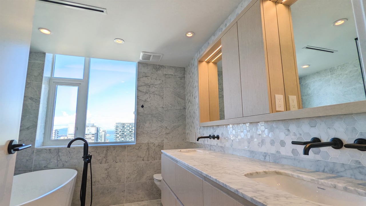 1302W-1180 Broughton St