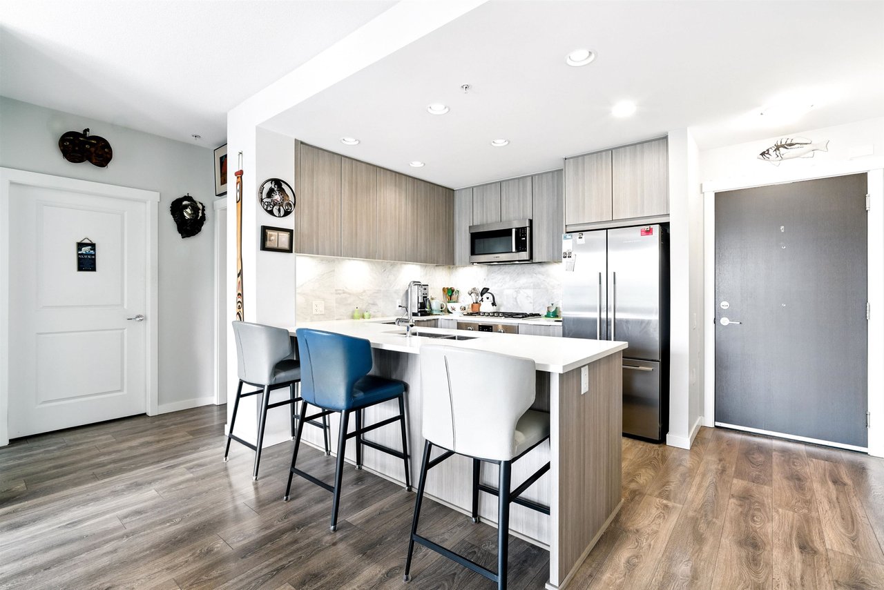 205-3289 Riverwalk Ave