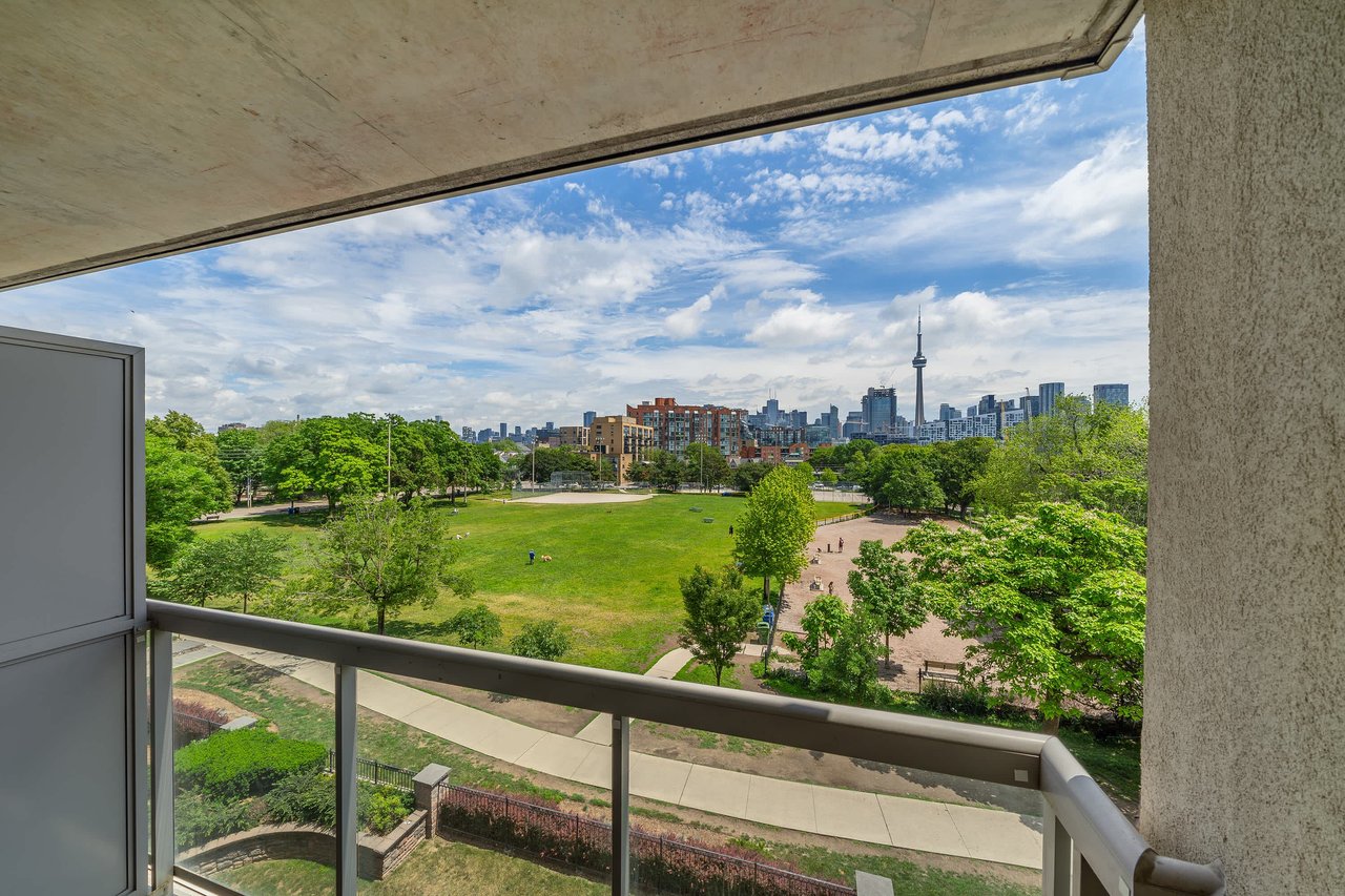 15 Stafford Street #401