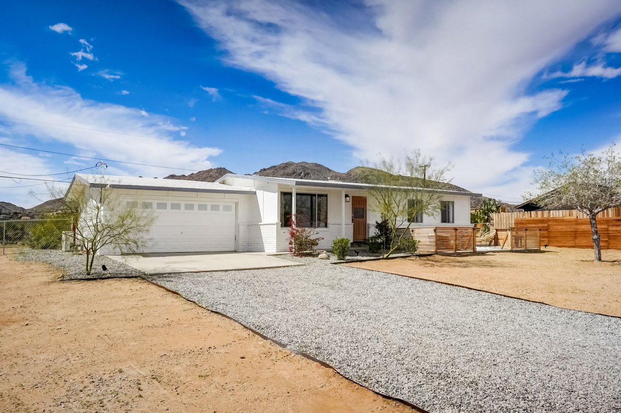 4774 Avenida Del Sol